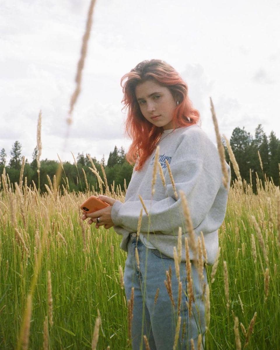 instagram.com/clairo