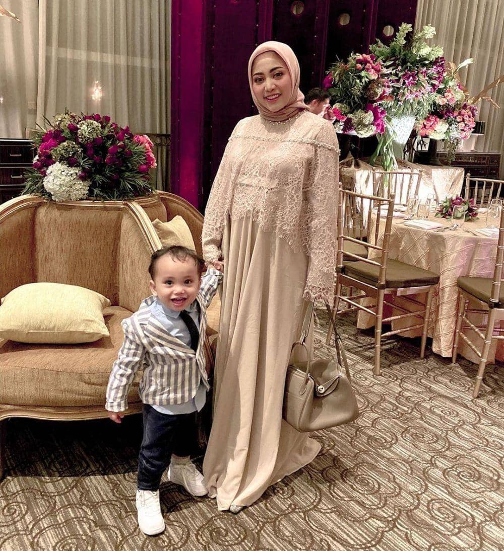 Instagram.com/rachelvennya