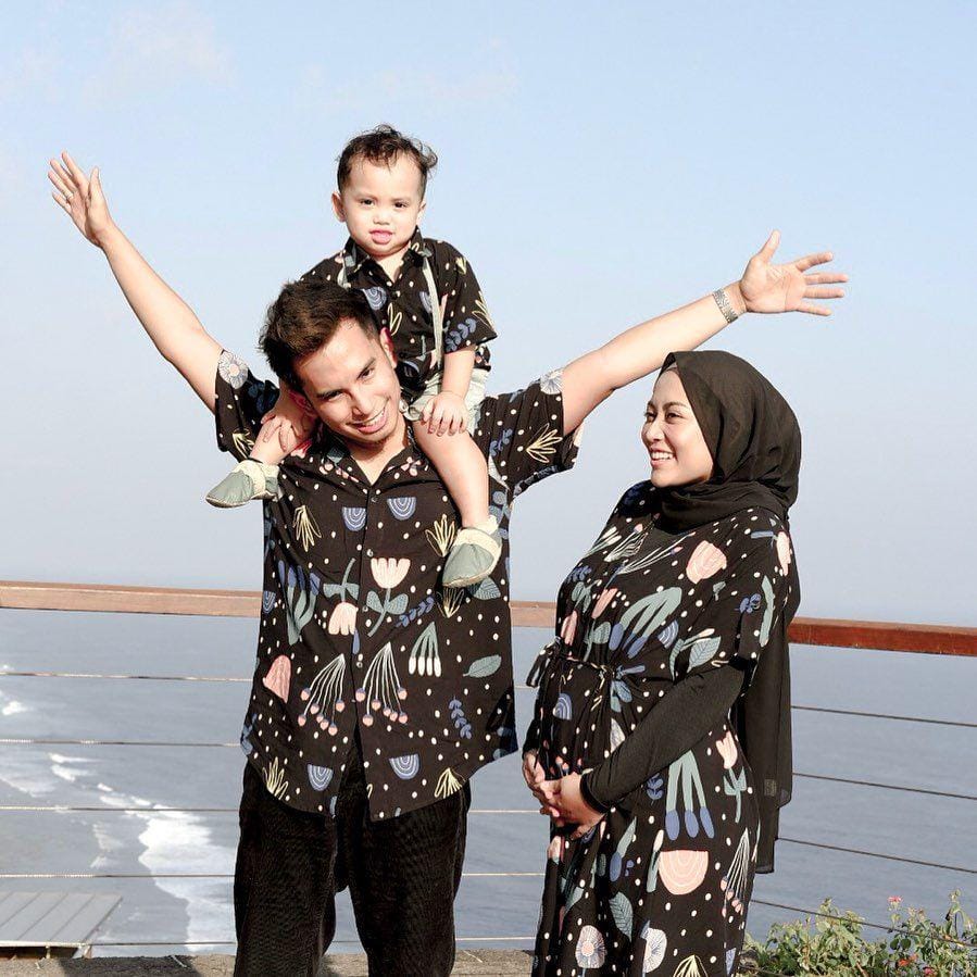 instagram.com/rachelvennya