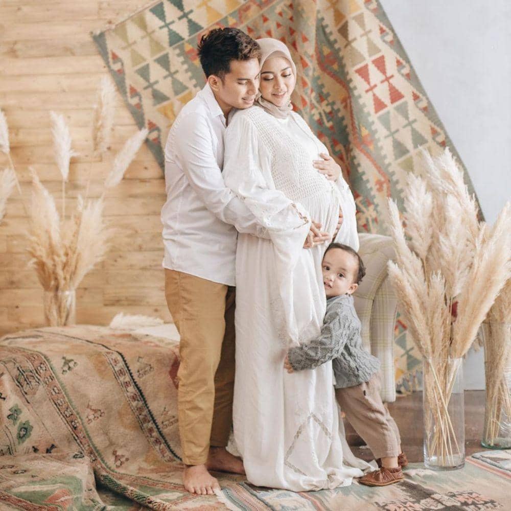 Instagram.com/rachelvennya