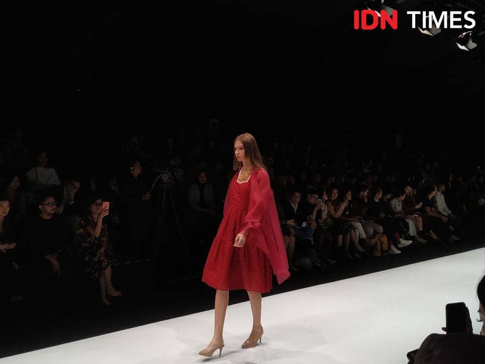 Kolaborasi Strongbow Apple Cider, Paulina Katarina dan SOE Jakarta di Penutupan JFW 2020. 28 Oktober 2019. IDN Times/Syarifah Noer Aulia