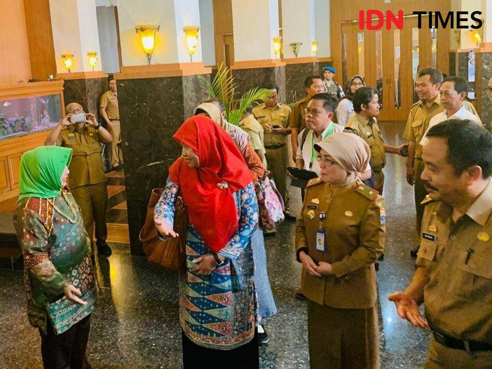 Ilustrasi PNS di Palembang (IDN Times/Feny Maulia Agustin)