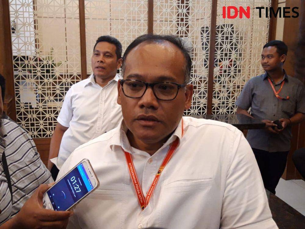 Dirreskrimum Polda Jatim Kombes Pol Gidion Arif saat konferensi pers di Mapolda Jatim, Selasa (29/10). IDN Times/Fitria Madia