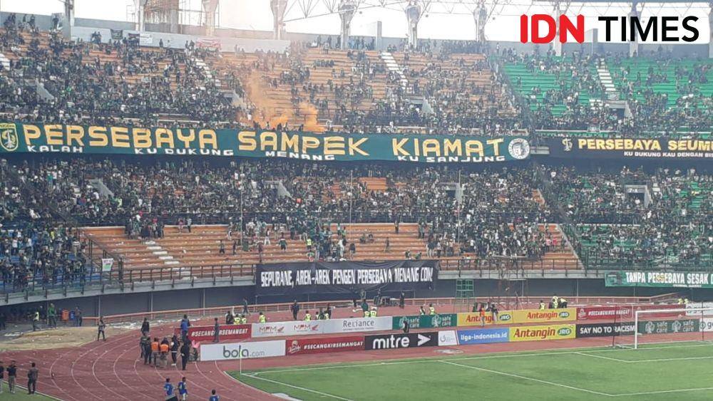 Suasana Gelora Bung Tomo Surabaya saat pertandingan Persebaya vs PSS Sleman, Selasa (29/10). IDN Times/Ardiansyah Fajar