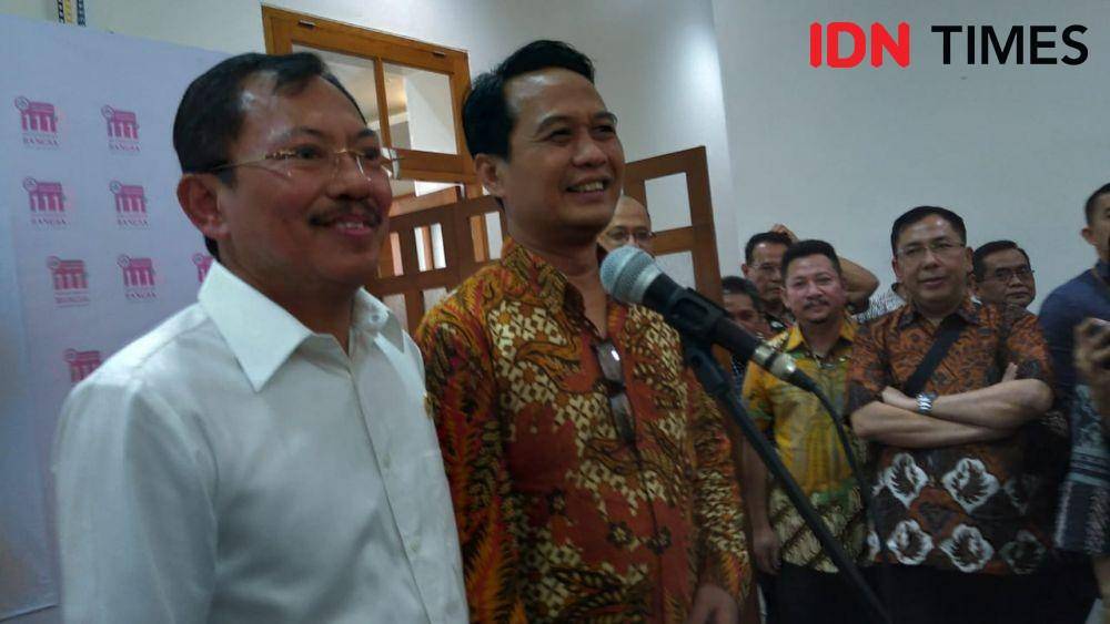 (Menteri Kesehatan Dr. Terawan dan Ketua Umum Ikatan Dokter Indonesia (IDI) Dr. Daeng M Faqih) IDN Times/Lia Hutasoit