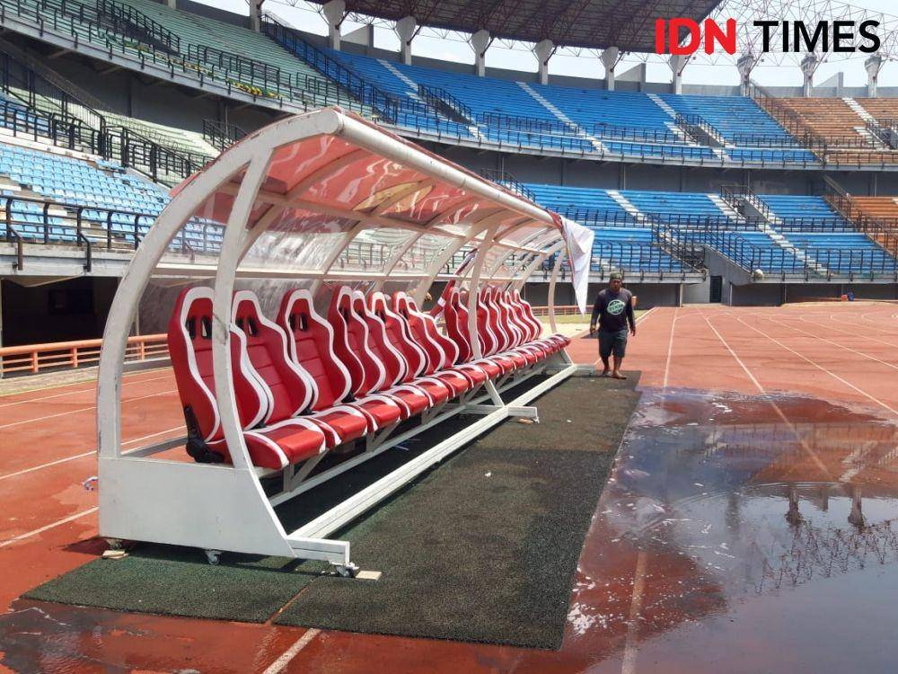 Kondisi kerusakan Gelora Bung Tomo usai pembakaran oleh supporter sepak bola, Rabu (30/10). IDN Times/Fitria Madia