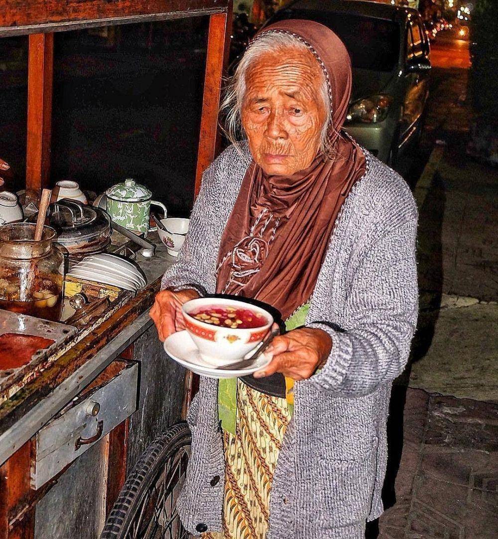 instagram.com/eatandjournal