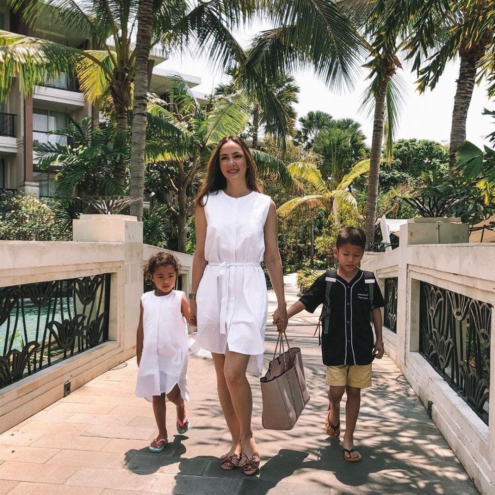 instagram.com/cathysharon