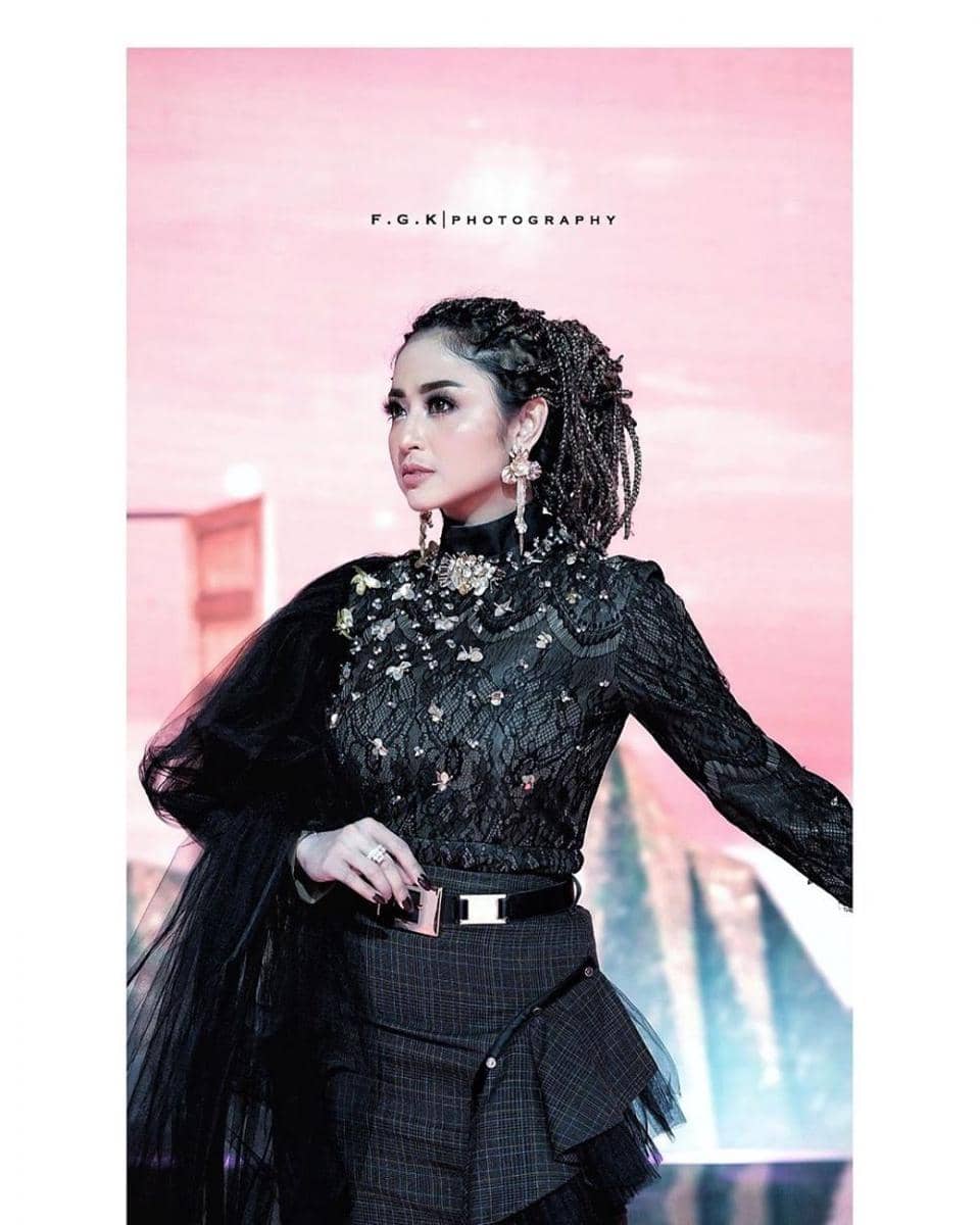 instagram.com/dewiperssikreal