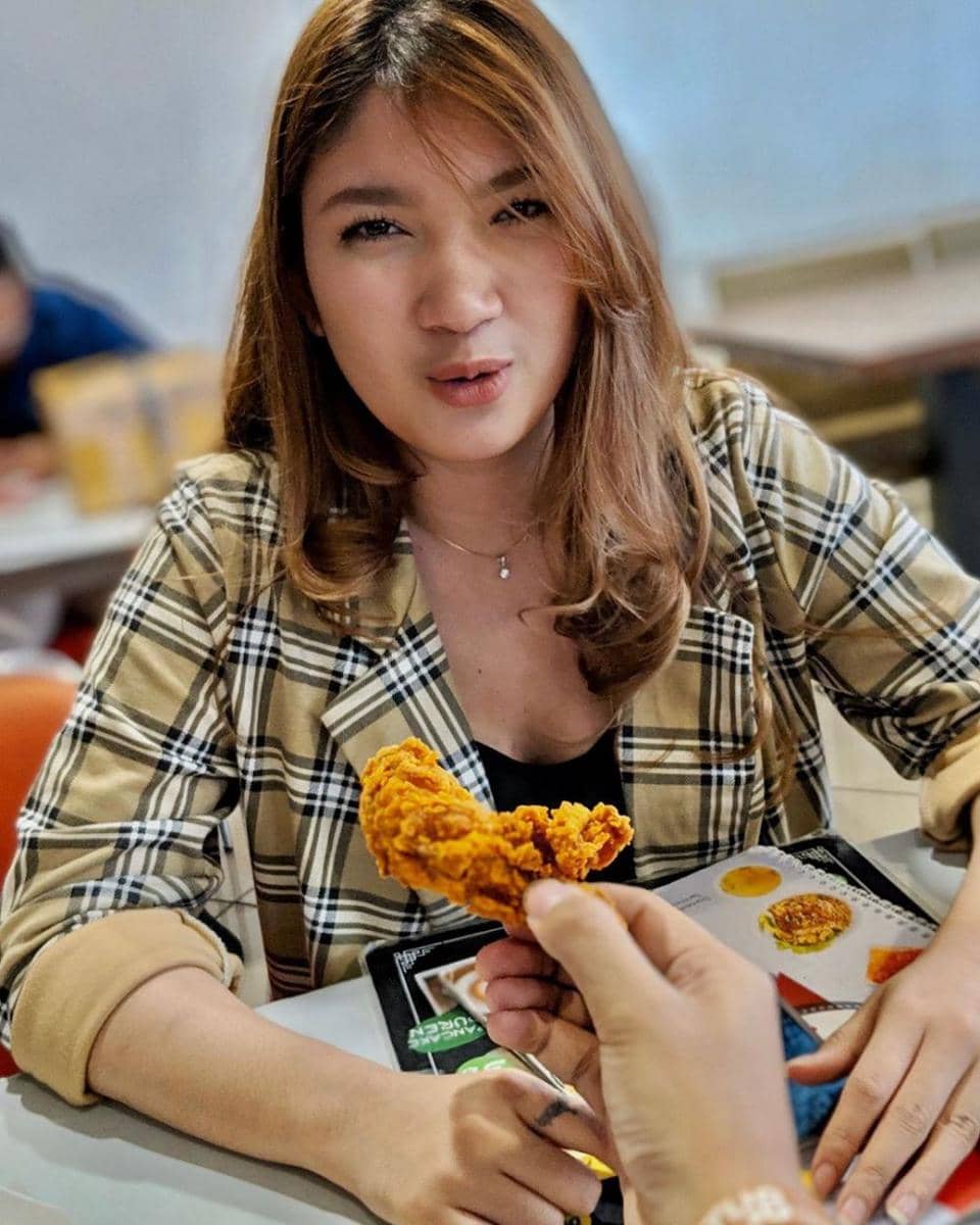 instagram.com/lunarivory