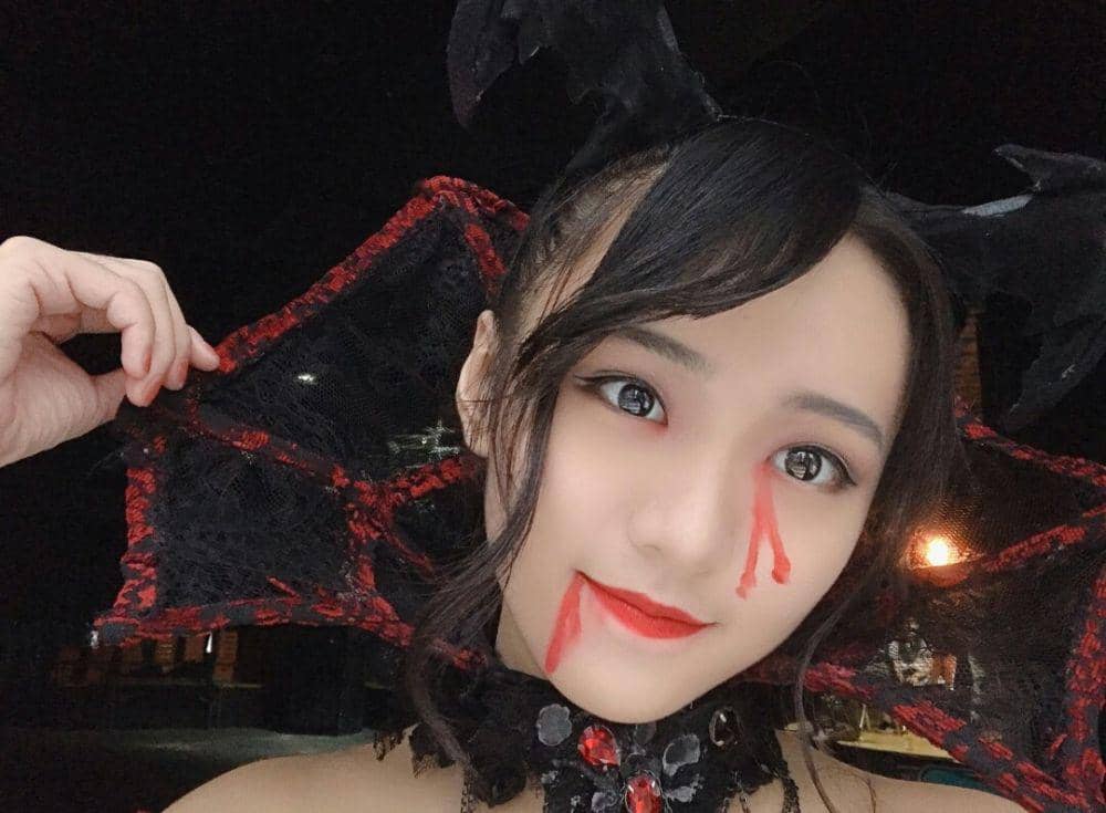 Twitter.com/Celine_JKT48