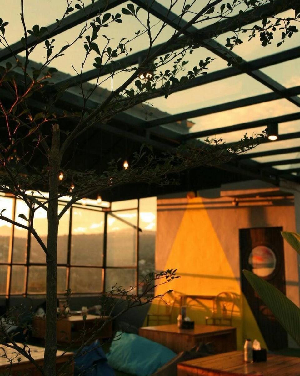 instagram.com/vitaminseafoodcafe