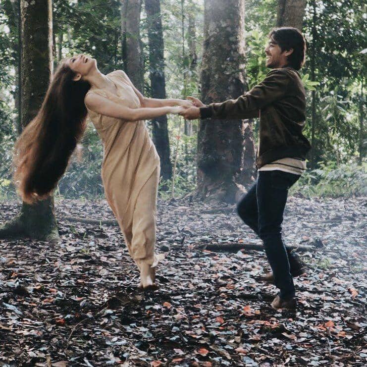 Instagram.com/devinaaureel