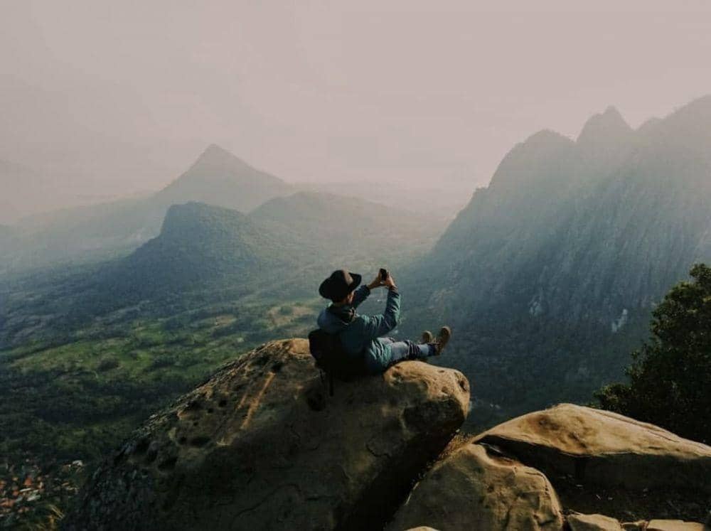 instagram.com/firzaprmna_