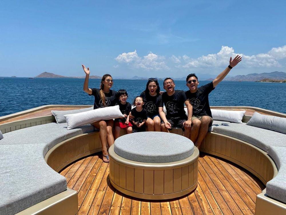 instagram.com/ashanty_ash