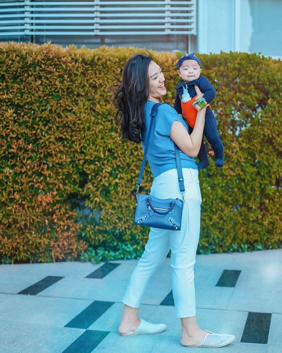 instagram.com/anissaaziza