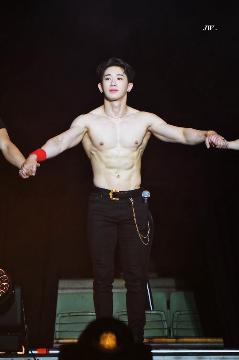 instagram.com/shin.wonho