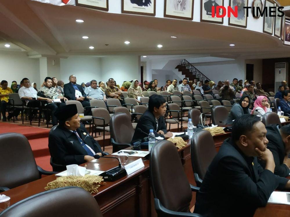 Imam Syafii, anggota DPRD Kota Surabaya dari Fraksi Demokrat-Nasdem saat rapat Paripurna, Kamis (31/10).