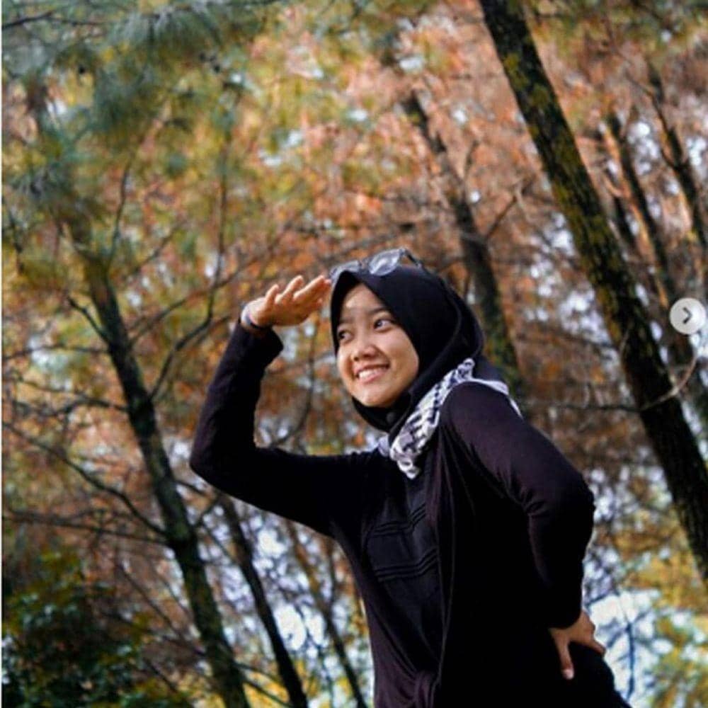 Instagram.com/@feronika_scrt