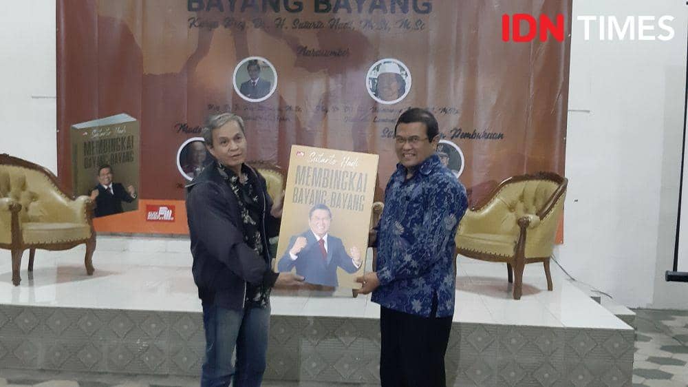 Peluncuran dan Bedah Buku Membingkai Bayang-Bayang Karya Sutarto Hadi. 01 November 2019. IDN Times/Yolanda Vania