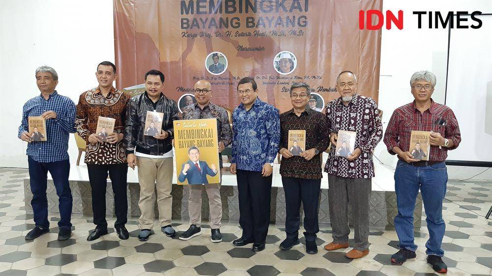 Peluncuran dan Bedah Buku Membingkai Bayang-Bayang Karya Sutarto Hadi. 01 November 2019. IDN Times/Yolanda Vania