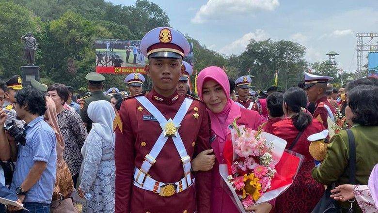 (Putra bungsu Idham Azis, Irfan dan ibunda) Istimewa