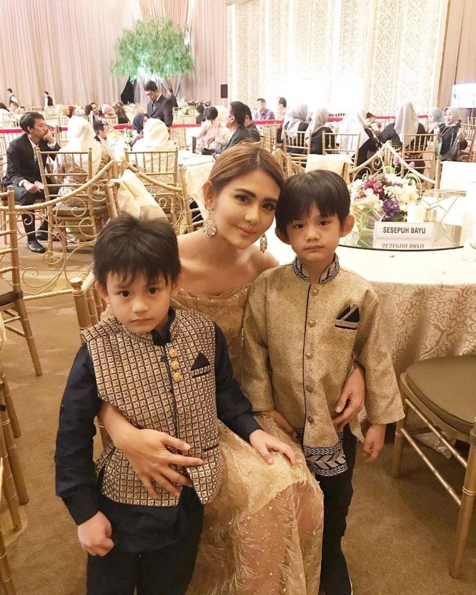 Instagram.com/julianamoechtar