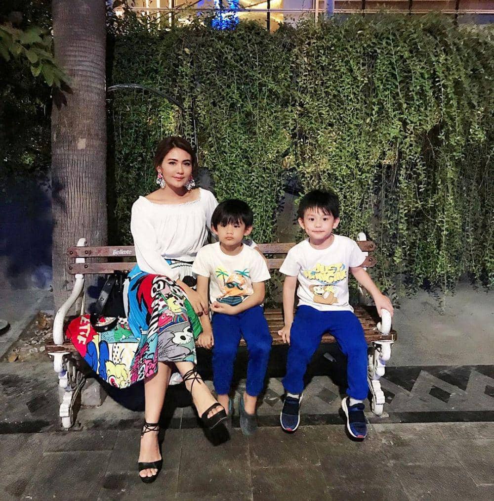 Instagram.com/julianamoechtar