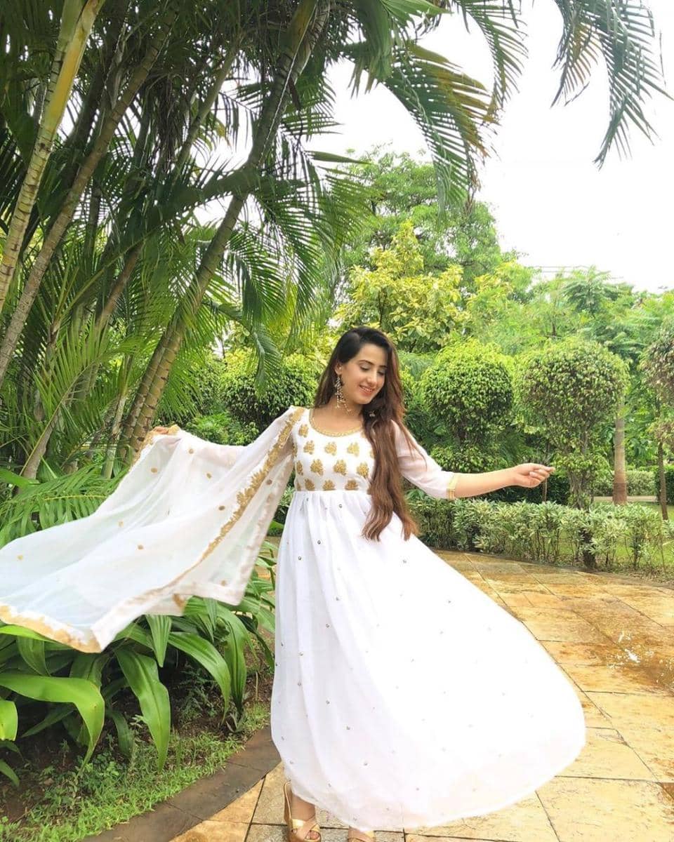 Instagram.com/aalishapanwar157