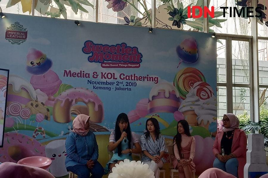 Kasandra Putranto dalam peluncuran Body Mist Sweet Treats Collection di Plaza 89, Kemang. 2 November 2019. IDN Times/Febriyanti Revitasari