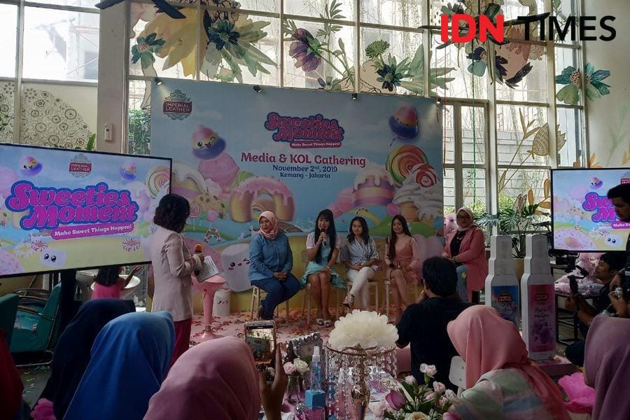 Kasandra Putranto dalam peluncuran Body Mist Sweet Treats Collection di Plaza 89, Kemang. 2 November 2019. IDN Times/Febriyanti Revitasari
