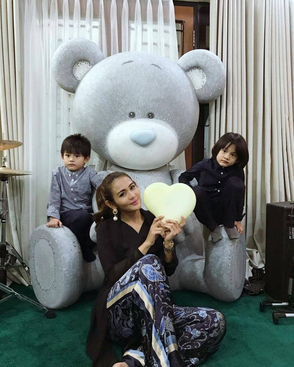 Instagram.com/julianamoechtar