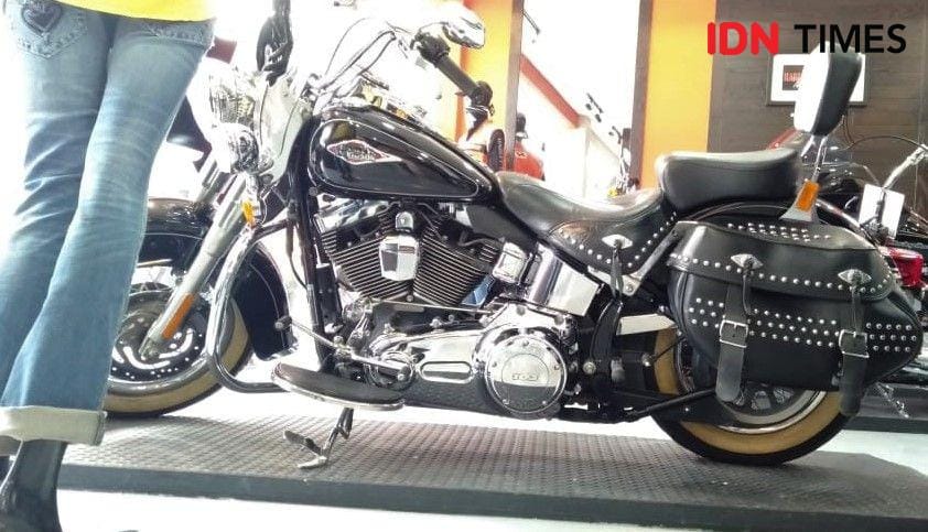 Motor Harley DAvidson yang ikut dipajang pada galeri aksesoris di Graha PHA/IDN Times/Sidratul Muntaha