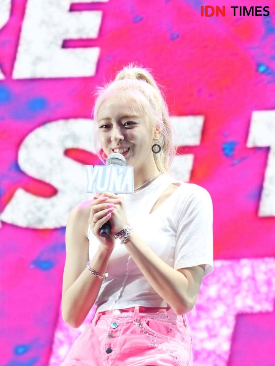 Yuna maknae ITZY di press conference ITZY PREMIERE SHOWCASE in JAKARTA (2/11) IDN Times/Indra Zakaria