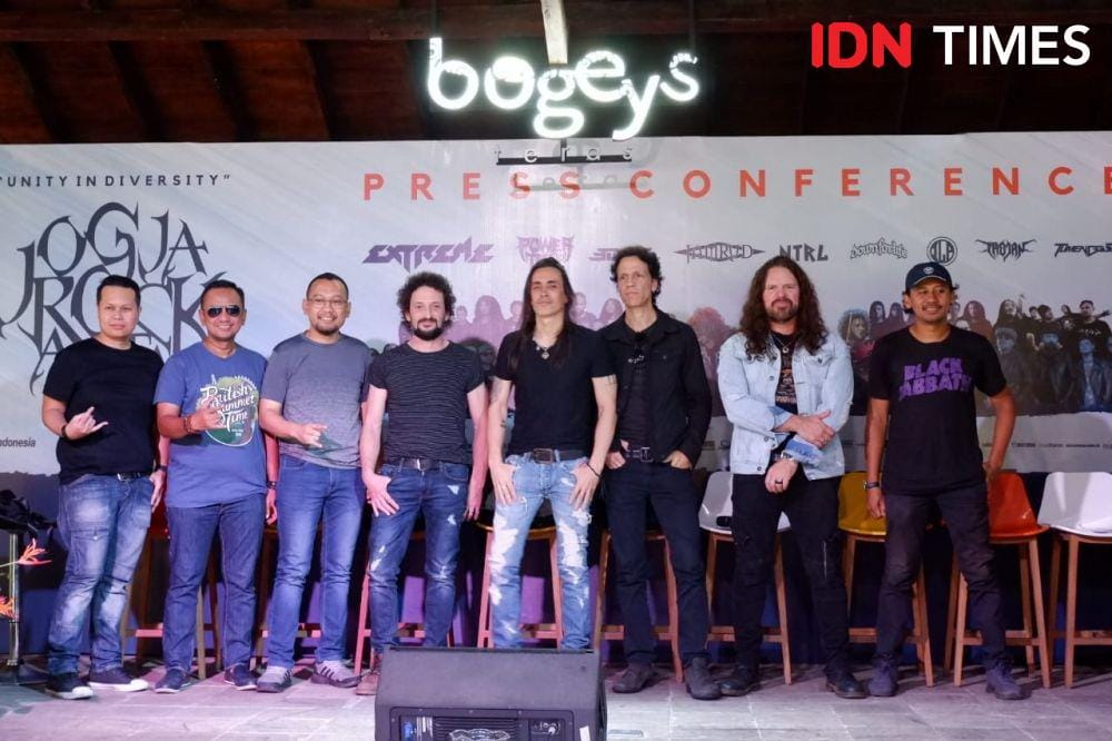 Band rock Extreme dan Anas Syahrul Alimi di konferensi pers JogjaRockarta di Yogyakarta, Sabtu 2 November 2019