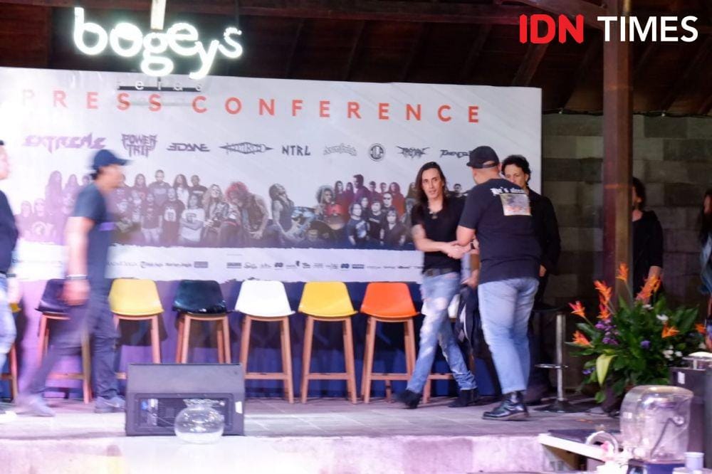Gitaris Extreme Nuno Bettencourt di konferensi pers JogjaRockarta di Yogyakarta, Sabtu 2 November 2019