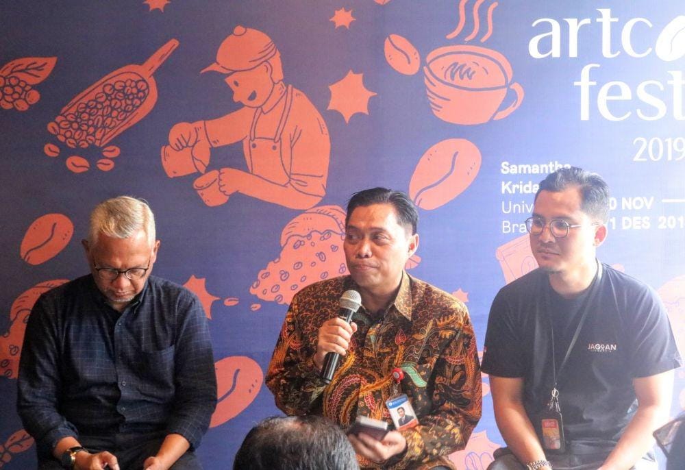 Kepala Bank Indonesia Cabang Malang, Azka Subhan (tengah) saat menyampaikan penjelasan tentang festival kopi, Senin (4/11/2019). IDN Times/ Alfi Ramadana