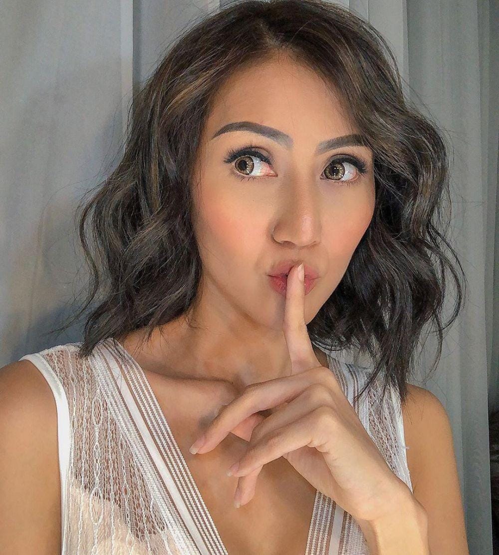 instagram.com/crystaloceanie_official