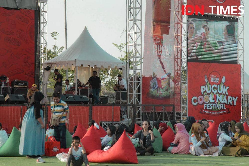 Suasana acara Pucuk Coolinary Festival.  IDN Times/Prila Arofani