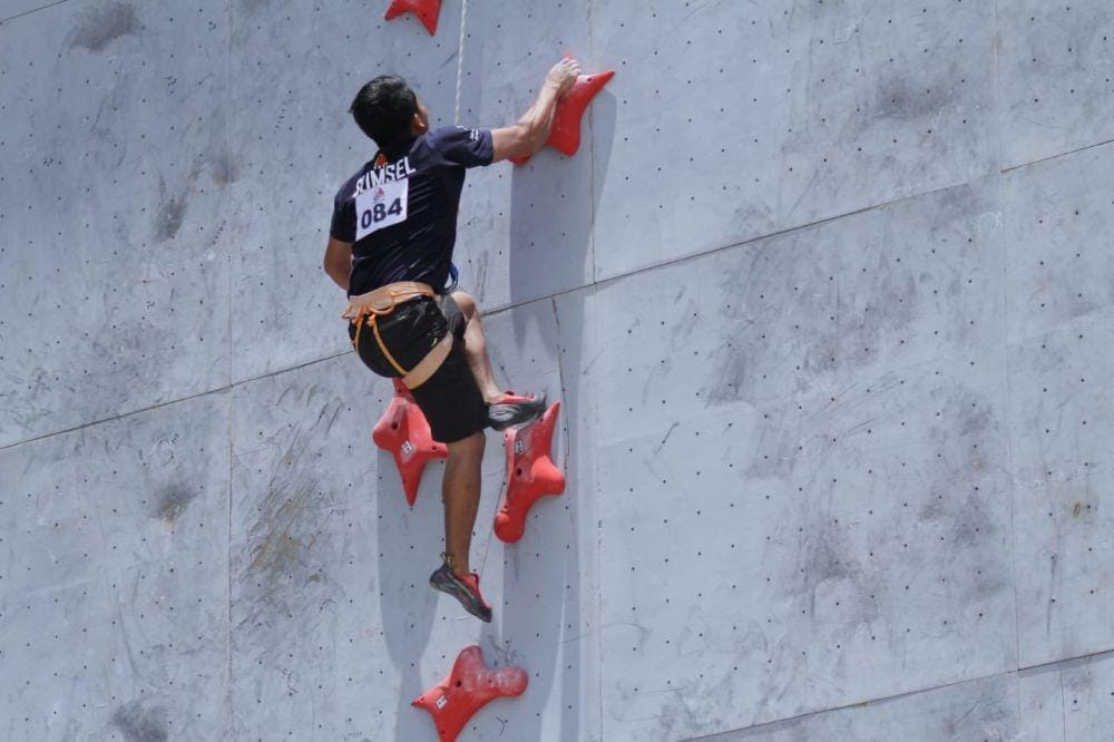 Climber Sumsel M Hinayah saat tampil di Porwil X Bengkulu, Minggu (3/11)/IDN Times/istimewa
