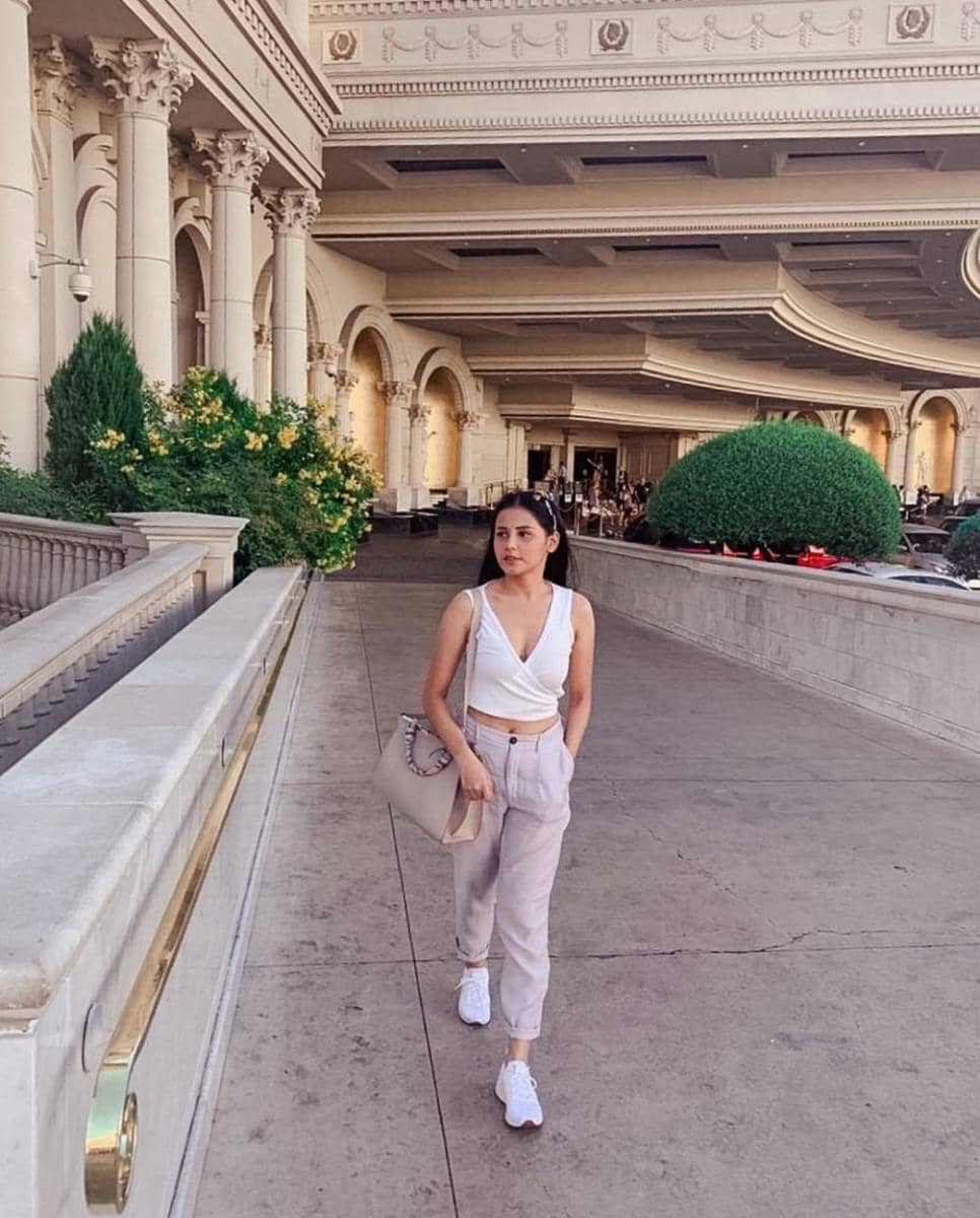 Instagram.com/yunitasiregar