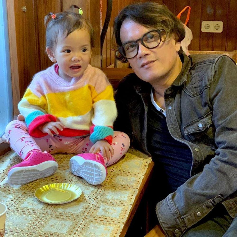 Instagram/vikysianipar