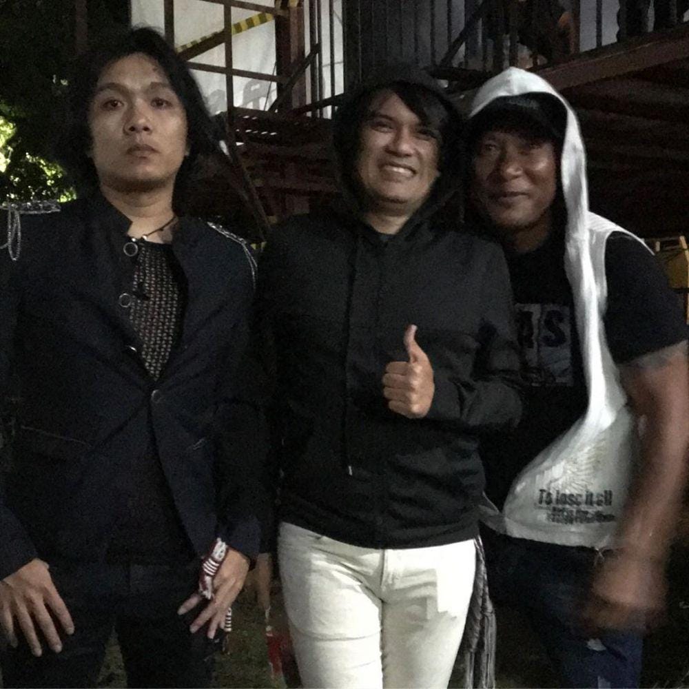 Instagram/vikysianipar