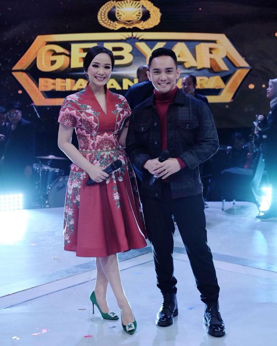 instagram.com/yuanitachrist