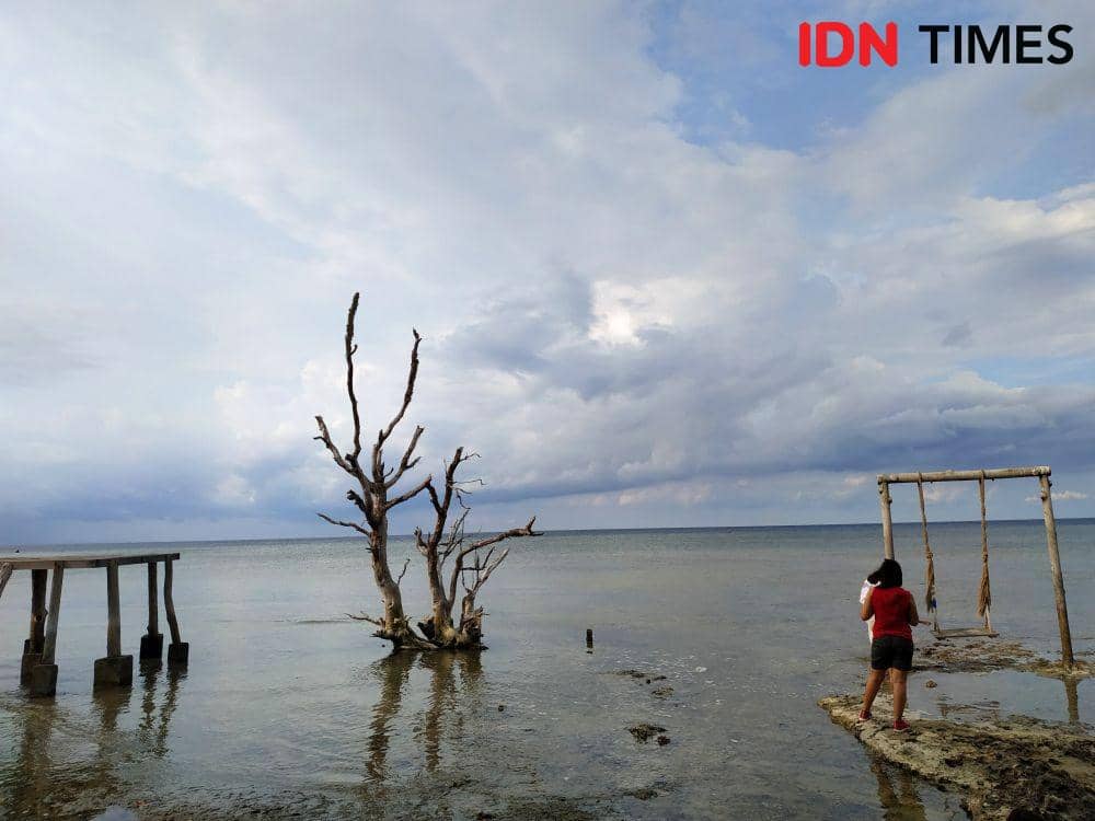 Pantai Pasir Putih Plataran Menjangan. 2 November 2019. IDN Times/Klara Livia