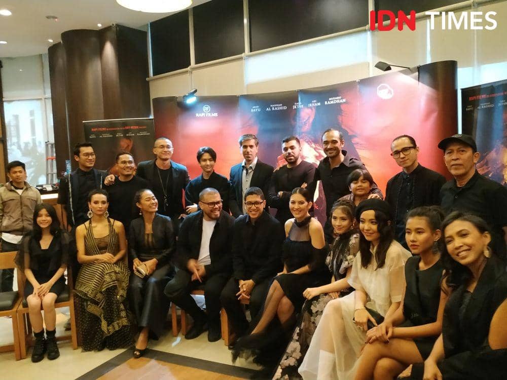 Para pemain, sutradara, dan penulis naskah film "Ratu Ilmu hitam" saat acara preskon dan press screening "Ratu Ilmu Hitam" di Epicentrum, Jakarta, 4 November 2019. IDN Times/Erfah Nanda