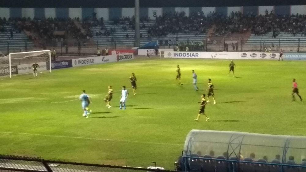 Laga Persela Lamongan kontra Barito Putera yang berakhir 1-1. IDN Times/Imron