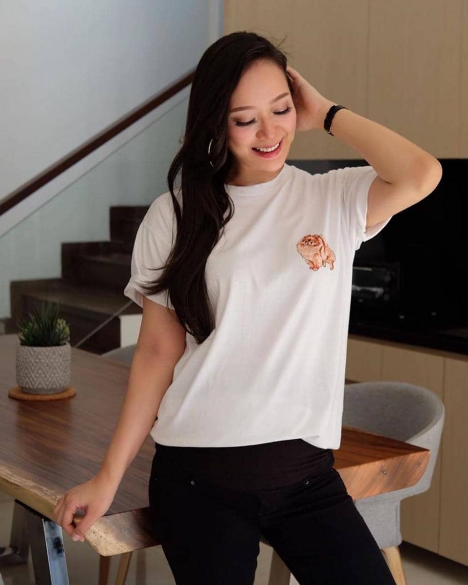 instagram.com/yuanitachrist