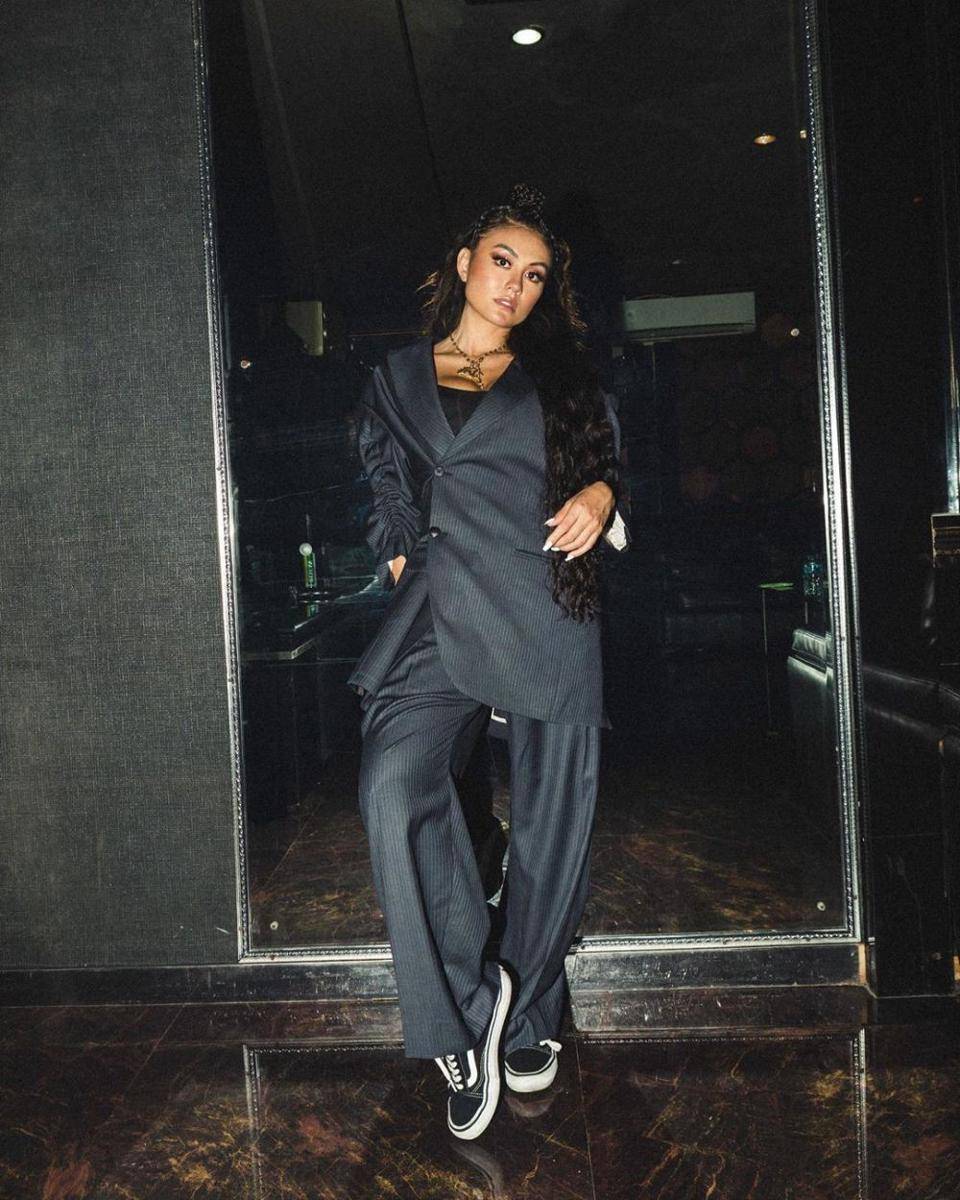 instagram.com/agnezmo/