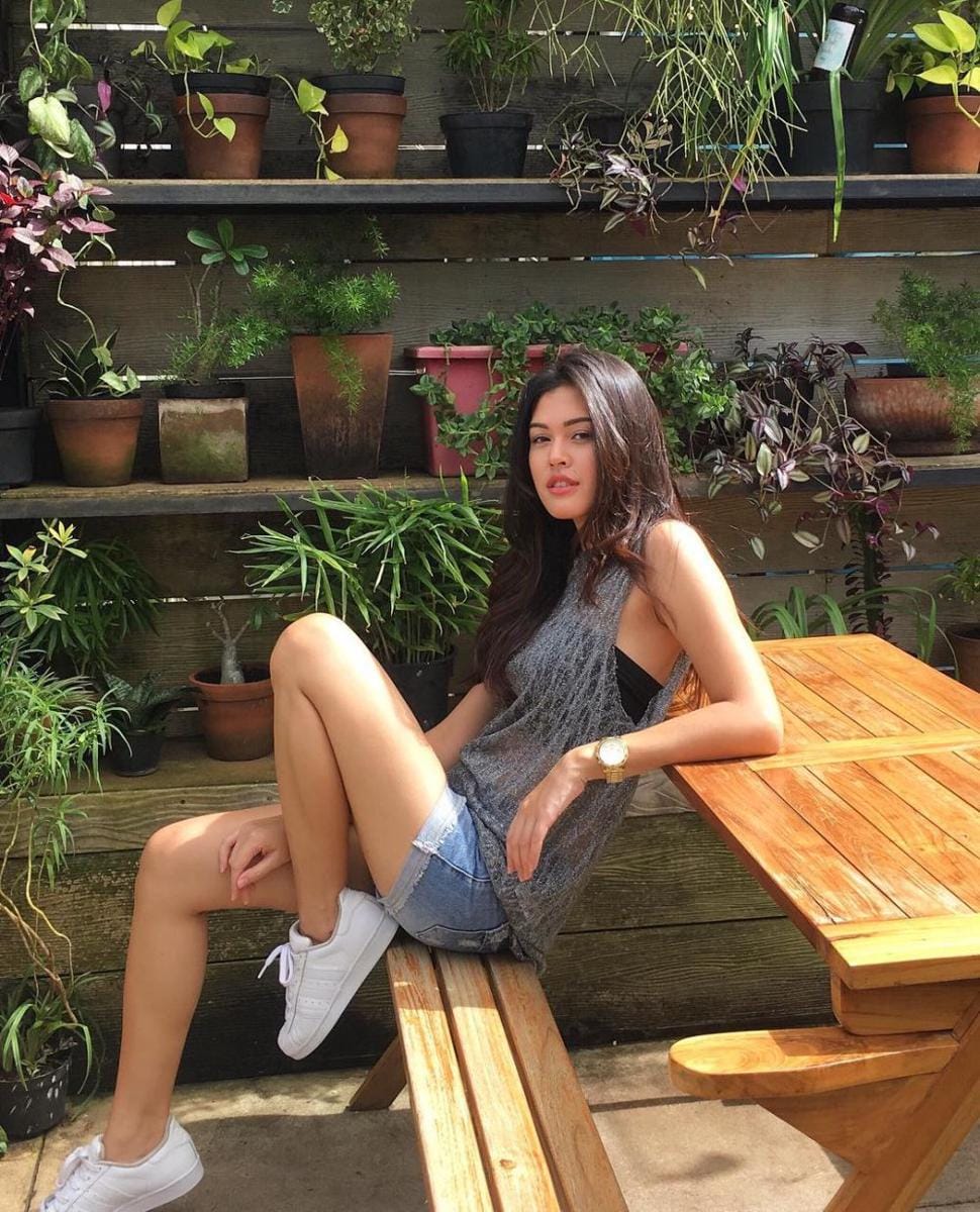 instagram.com/Rebecca Tamara G.